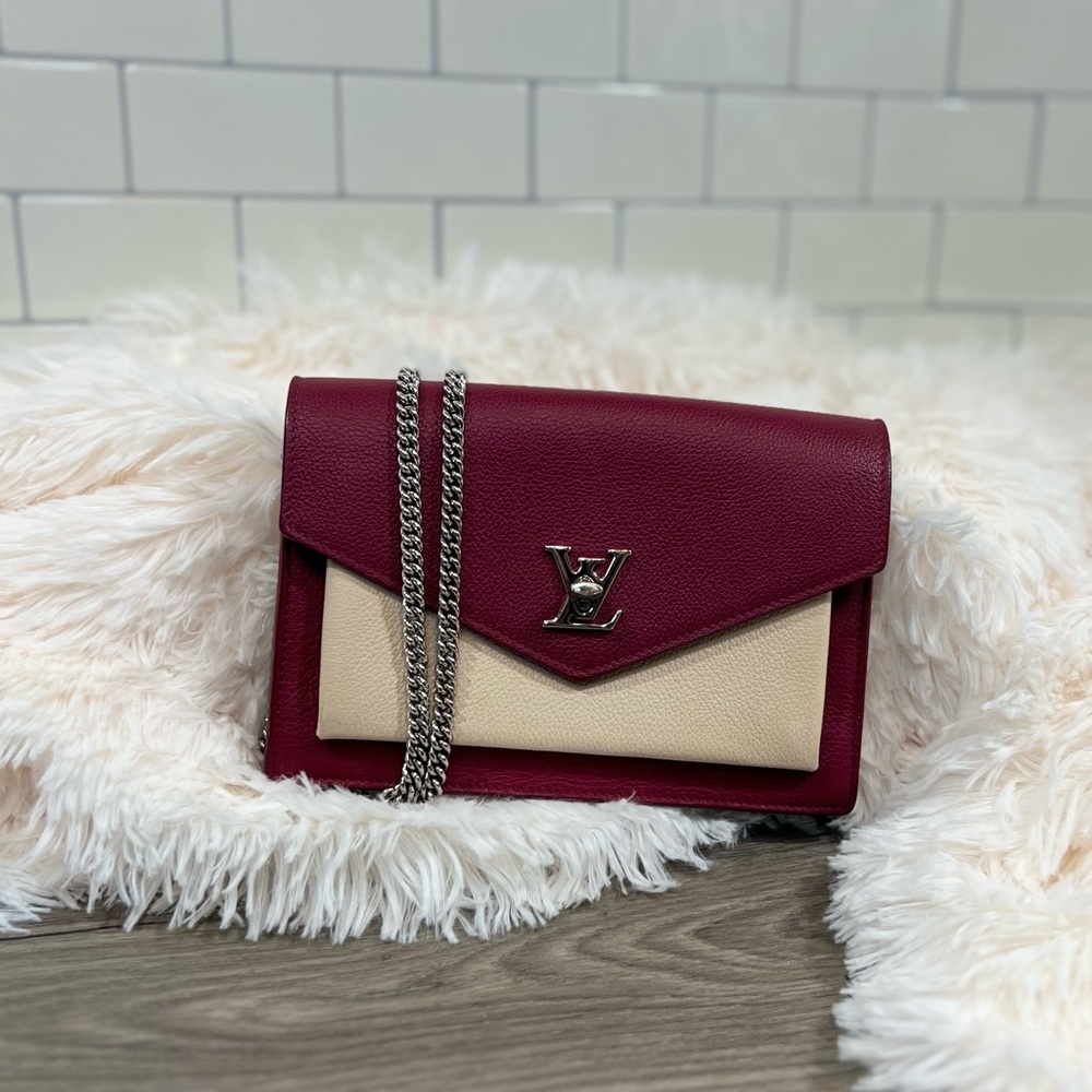 LOUIS VUITTON Calfskin My Lockme Chain Pochette Lie De Vin Etain Creme